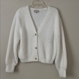 Willow & Wind Women's White Fuzzy Sweater in Size L